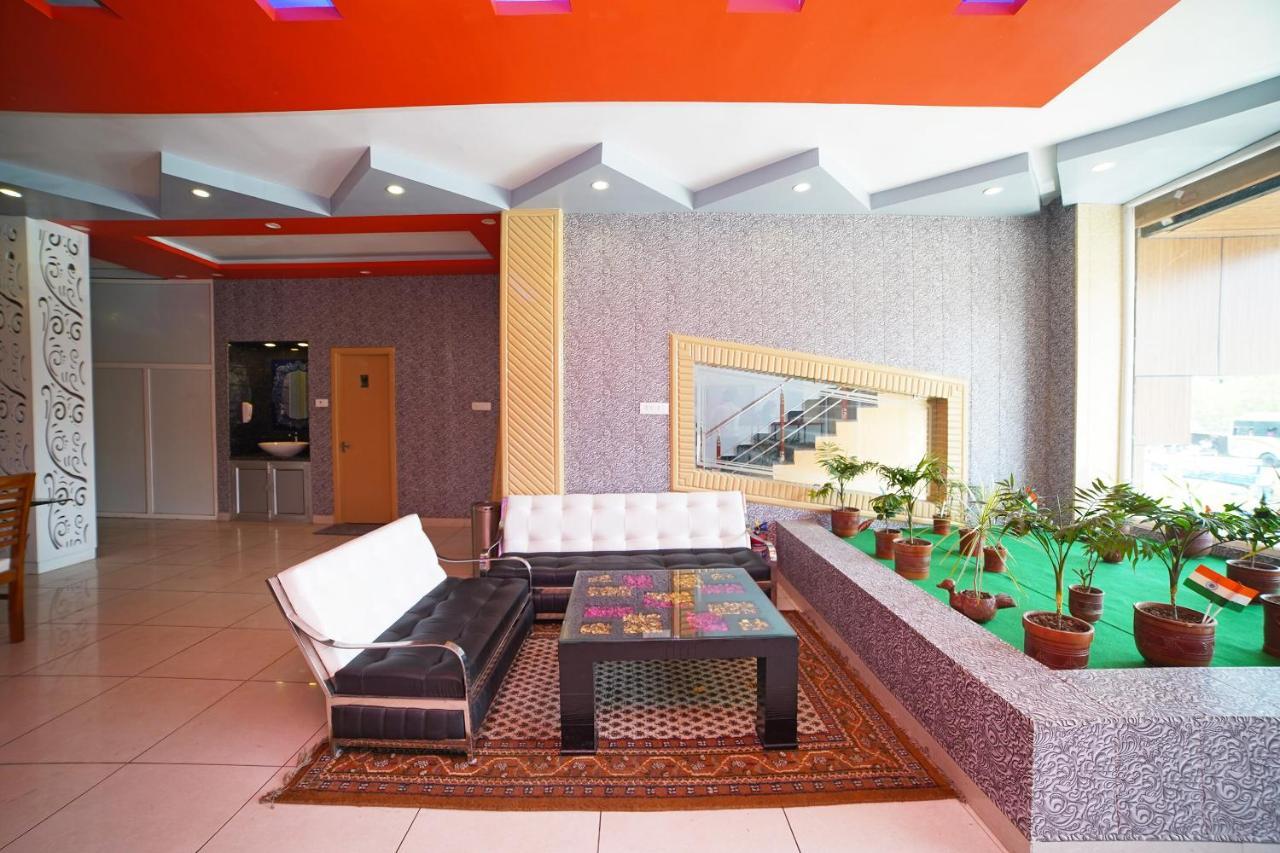 Oyo 39539 Hotel Vansh & Restaurant Kashipur Ngoại thất bức ảnh